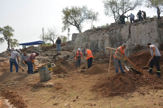 Hatay'da Roma dönemine ait nekropolde kazı çalışmaları başladı